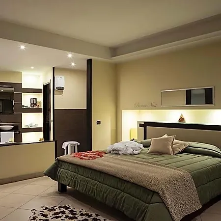 Hotel Manhattan Village