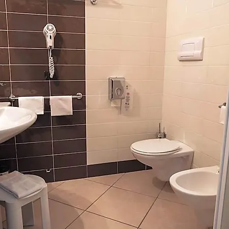 Manhattan Village 4*
