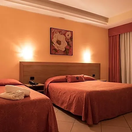 Manhattan Village 4*