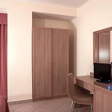 Manhattan Village Hotel