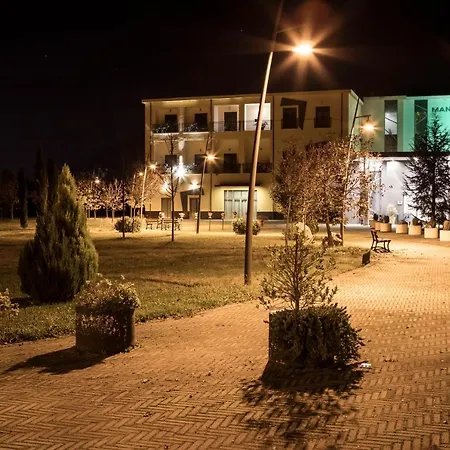 Hotel Manhattan Village 4*