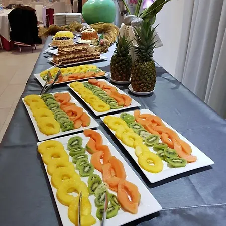 Hotel Manhattan Village 4*