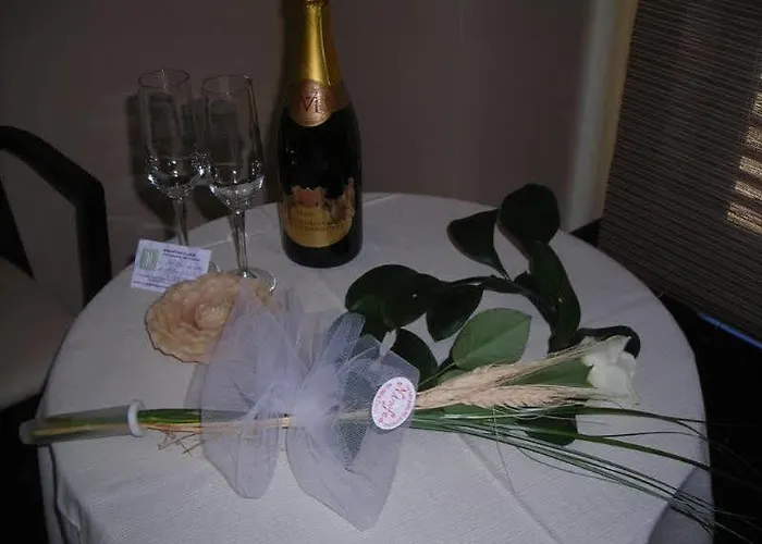 Hotel Manhattan Village 4*