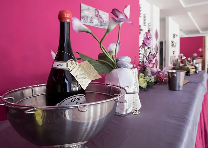 Manhattan Village Hotel 4*