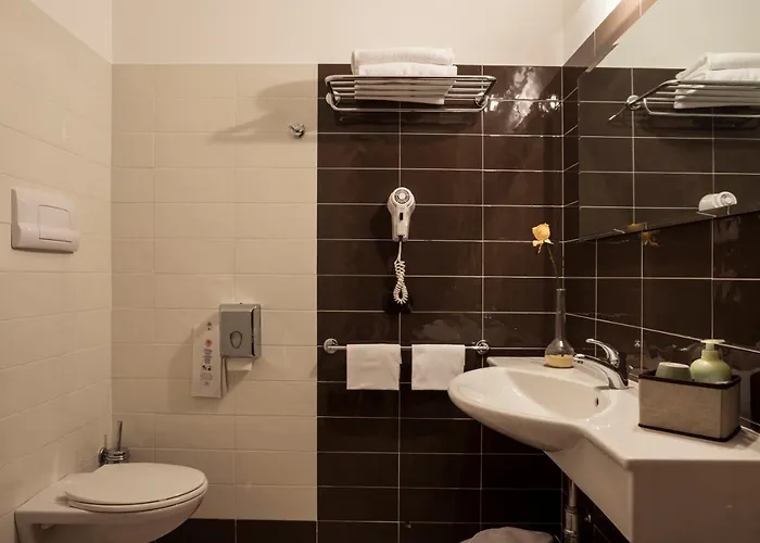 Manhattan Village 4*