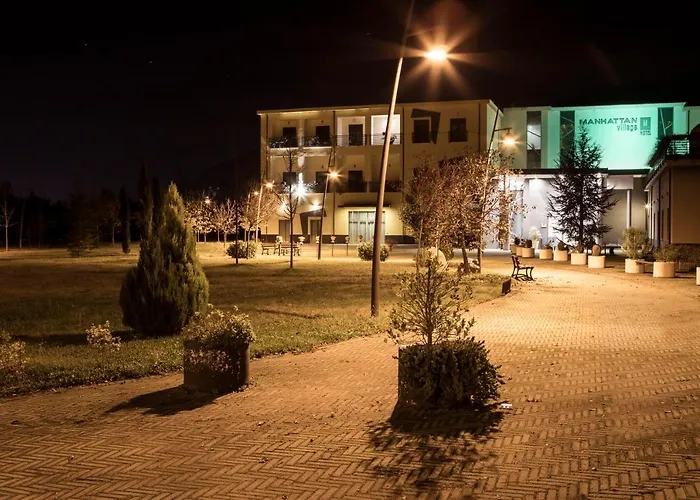 Hotel Manhattan Village 4*