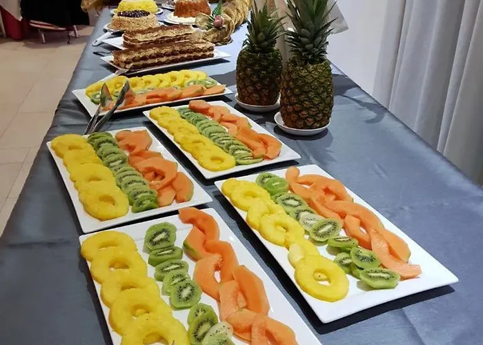 Hotel Manhattan Village 4*